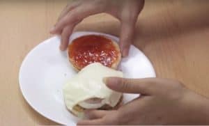 बर्गर बचे हुए चावल से बनाने की विधि | Burger With Leftover Rice In Hindi Burger With Leftover Rice