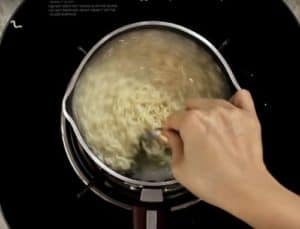 How To Make Schezwan Maggi Recipe Schezwan Maggi