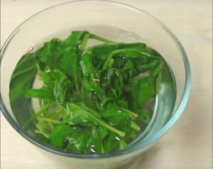 Hara Bhara Kabab | Snacks Recipe Blanch palak transfer in cold water