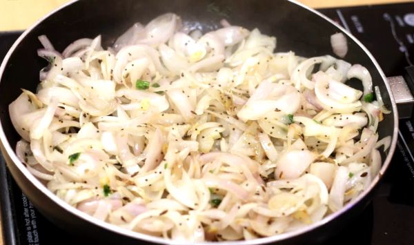 Besan Pyaaz Ki Sabji