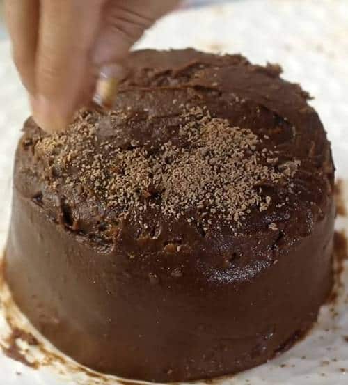 Grated dairy milk in bread cake