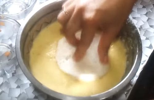 Bread Moong Dal Uttapam