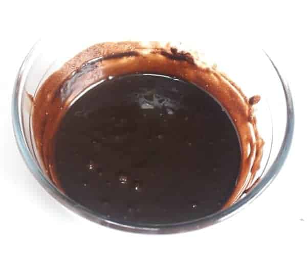 Eggless Chocolate Cake 