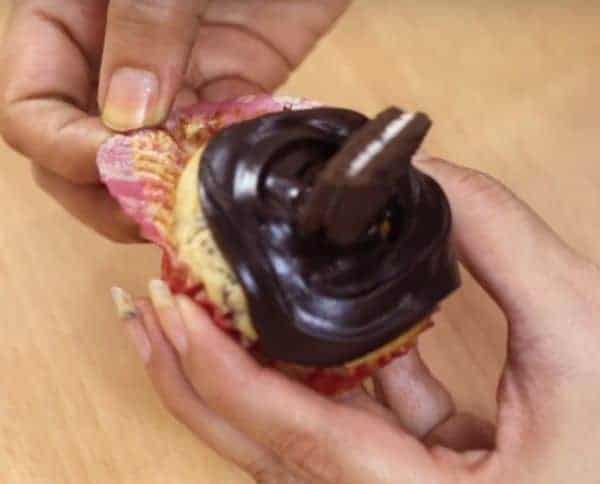 Eggless Oreo Cupcake 