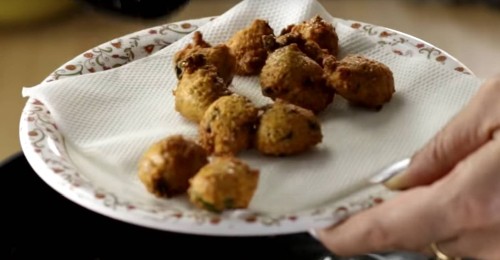 Moongdal Pakoda