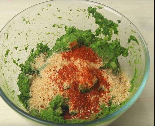 Bread crumbs and red chilli powder in bowl