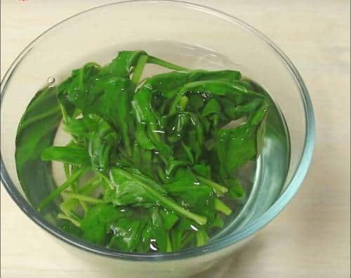 Blanch palak transfer in cold water