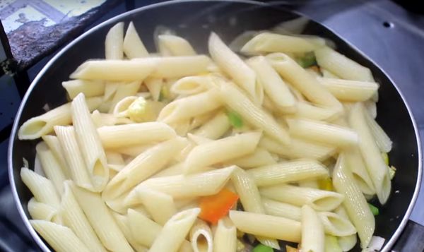 White Sauce Pasta